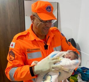Heróis do Fogo auxiliam no nascimento de Bebê e transformam madrugada em momento de emoção em Pouso Alegre-MG
